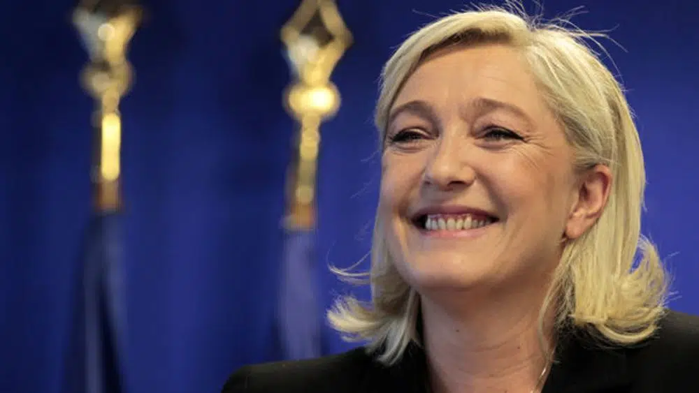 est la taille de Marine Le Pen